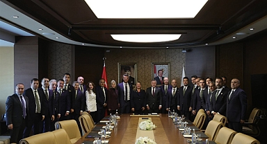 Gençlik ve Spor Bakanı Dr. Osman Aşkın Bak, Fenerbahçe Başkanı Sadettin Saran ve Yönetimini Kabul Etti