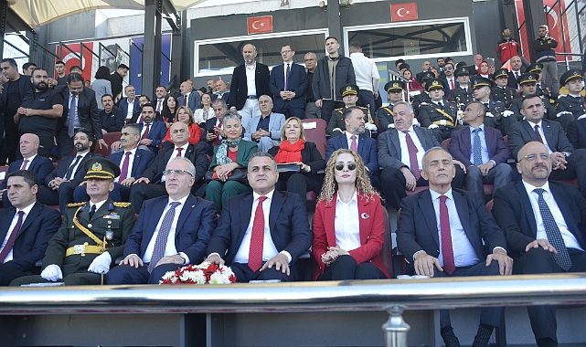 Küçükçekmece’de 29 Ekim Cumhuriyet Bayramı’nın 102. Yılı Coşkuyla Kutlandı