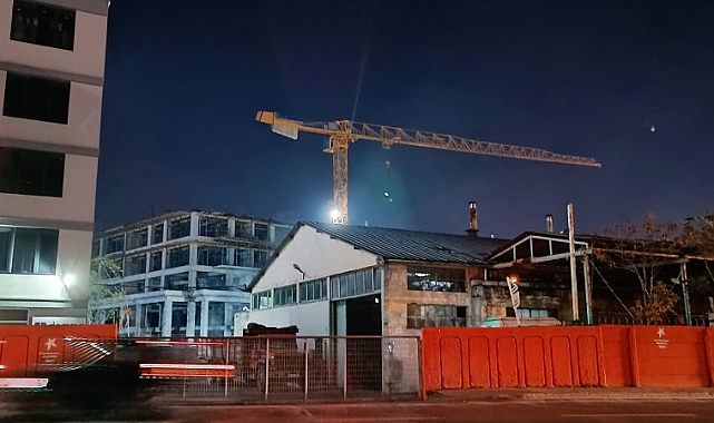 Küçükçekmece’de Gece İnşaatı Mahalleliyi Rahatsız Ediyor: Belediye ve Emniyete Çağrı