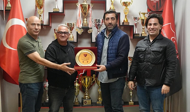 Kulüp Yönetiminden Anlamlı Teşekkür: Destekçilere Plaket Takdimi