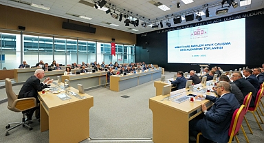 Vali Gül, Mülki İdare Amirleri ile Aylık Değerlendirme Toplantısında Bir Araya Geldi