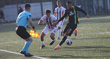 Anadoluhisarı İdmanyurdu 10 Kişiyle Galibiyete Ulaştı: 2-0