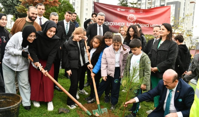 Küçükçekmece Dernekler Federasyonu (KÜDEF) Başkanı Atay 25 Ekim'de Tarih Yazdı,11 Kasım'da Toprağa Umut Ekti: