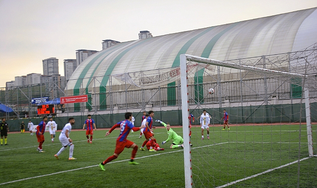 Küçükçekmece Sinopspor’dan Son Dakika Zaferi: Liderlik Yarışı Alevlendi