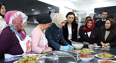 Tapduk Emre Sofrası ve Bacım Sultan El Sanatları Merkezleri Açıldı