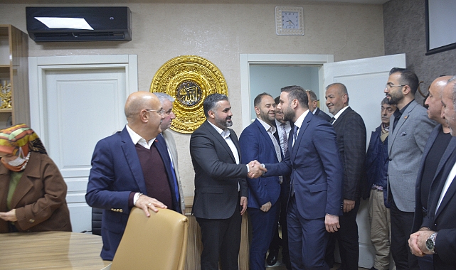 AK Parti Küçükçekmece’de Devir Teslim Töreni: Görev Emin Kaan Kaya’ya Emanet