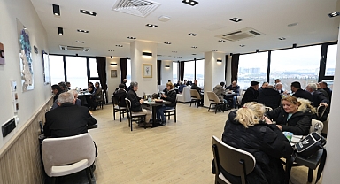 Küçükçekmece’ye Sosyal Belediyecilik Örneği: Kafe K ve Köfteci Açıldı