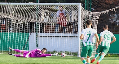 Küçükçekmecespor'u 1-0 mağlup eden Yeşil-Beyazlılar, ligde nefes aldı