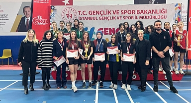 Mustafa Barut Anadolu Lisesi İstanbul Badminton Şampiyonu Oldu