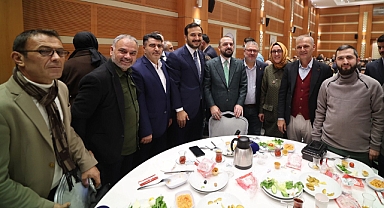 AK Parti’den Basına Anlamlı 10 Ocak Buluşması