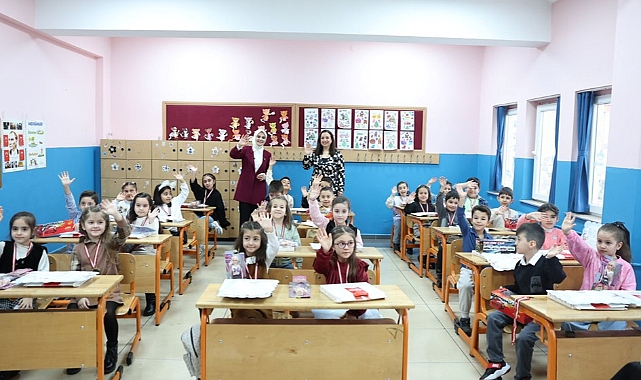 Bakan Göktaş, Şehit Çocuğunun Karne Heyecanına Ortak Oldu