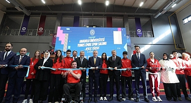 Bakan Osman Aşkın Bak Eskişehir’de Spor Salonu Açılışını Gerçekleştirdi