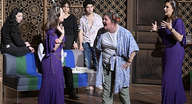 Esenyurt Belediye Tiyatrosu’ndan Repertuvar Başarısı