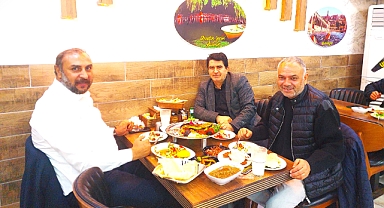 Şanlıurfalılar Dernek Başkanı Özay'dan Basına Vefa: Gazeteciler Günü'nde Anlamlı Buluşma