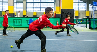 Tenisle Tanışan Gençler, Geleceğe Umutla Bakıyor