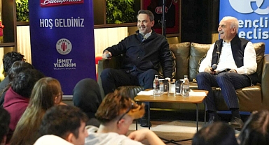 Ümraniye’de Gençlik Buluşması: Bakan Bayraktar Gençlerle Enerji Vizyonunu Paylaştı