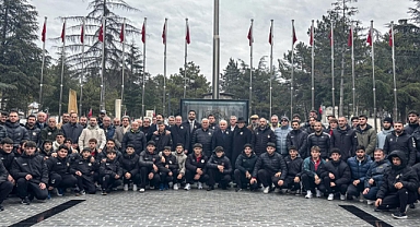 Yaşar Doğu Kabri Başında Dualarla Anıldı