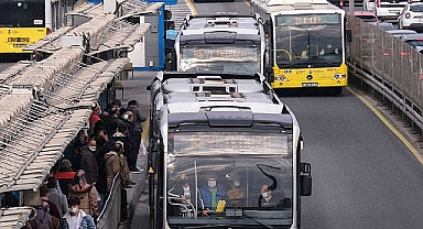 Bir Yılda Üçüncü Büyük Zam: İBB Meclisi Toplu Taşımada %20 Artışı Kabul Etti”