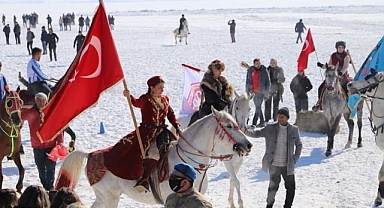 Çıldır Gölü Altın At Kristal Buz Festivali iptal edildi