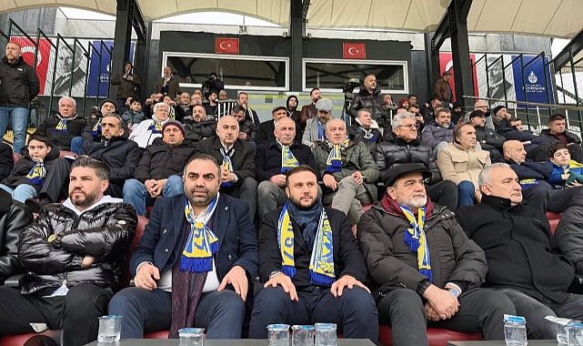 Emin Kaan Kaya'dan İlçe Takımlarına Güçlü Destek