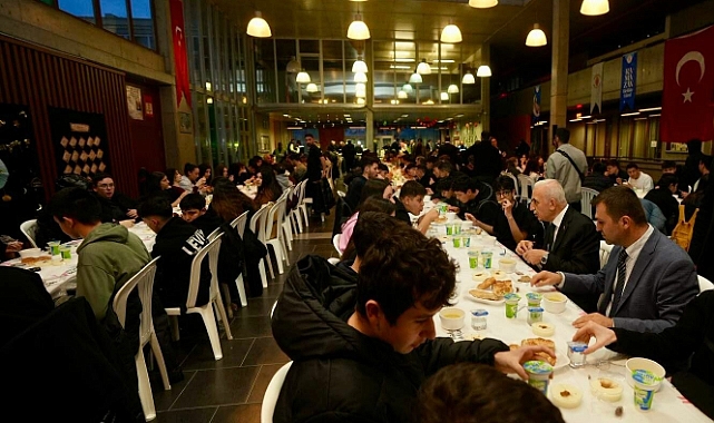 Ümraniye Belediyesi’nden 20 Bin Öğrenciye Ramazan Sofrası