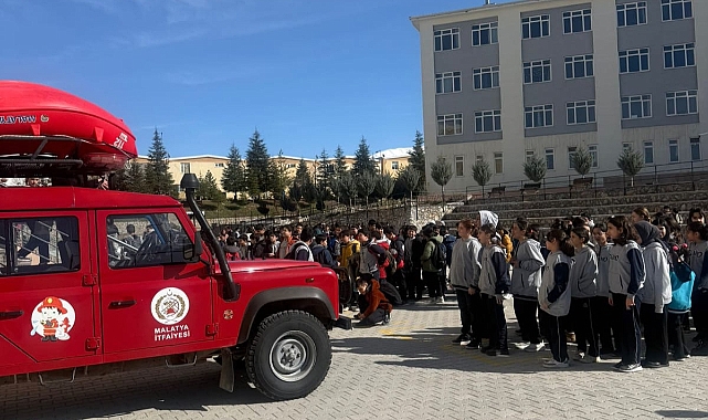 Afet Bilinci Eğitimleri Okullarda Devam Ediyor 