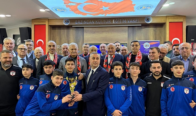 İstanbul’da Erzincanlıların Gururu: İstanbul Erzincanspor’dan Tarihi Başarı