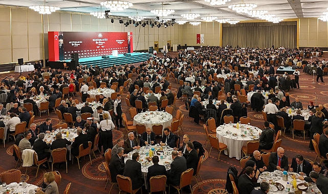 İstanbul Valisi Davut Gül, Muhtarlarla İftar Programında Buluştu