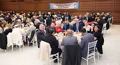 Küçükçekmece’de Trabzonlular Derneği İftarında AK Parti İlçe Yönetimi Yer Almadı