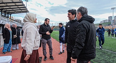 Küçükçekmece Sinopspor’a Kadın Taraftarlardan Moral Ziyareti