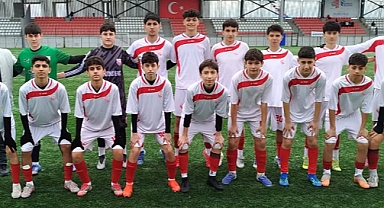 U15 Ligi’nde Tarihi Skor: Söğütlüçeşme’den Esenler’e Futbol Dersi”