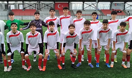U15 Ligi’nde Tarihi Skor: Söğütlüçeşme’den Esenler’e Futbol Dersi”