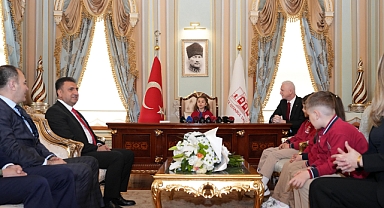 23 Nisan’da Anlamlı Devir: Asmin Ayşe Aslan Valilik Koltuğunda”