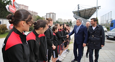 Anteplioğlu’ndan Küçükçekmece İdman Yurdu Spor’a Anlamlı Ziyaret