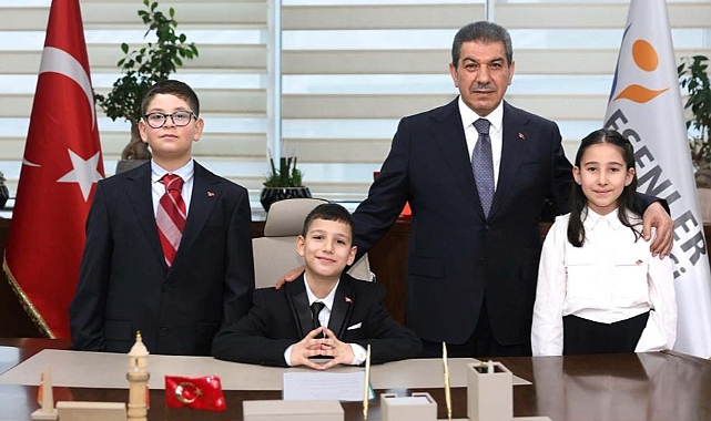 Esenler’de 23 Nisan Coşkusu: Başkanlık Koltuğu Çocuklara Emanet