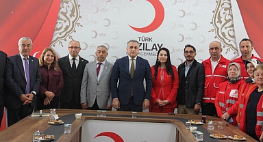 Küçükçekmece Kaymakamı Mustafa Anteplioğlu Kızılay'ı Ziyaret Etti: 