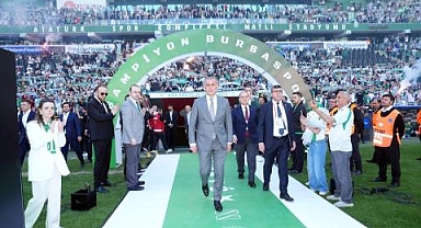 Trendyol 1. Lig'e Yükselen Bursaspor, Kupasını Aldı