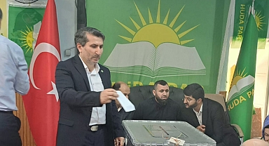 HÜDA PAR Küçükçekmece'de Güven Tazeledi: Abdulhekim Algül Yeniden Başkan