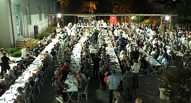 MHP Küçükçekmece İlçe Başkanı Ekrem Sarısoy, Babası İçin Mevlit Okuttu