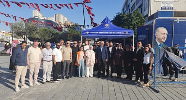 AK Parti Esenyurt Teşkilatı, AK Nokta Standında Vatandaşlarla Buluştu