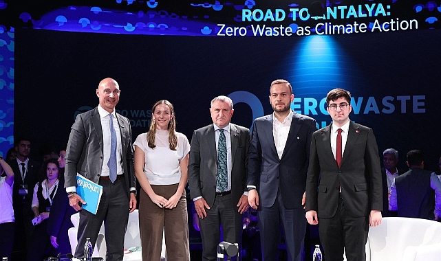 Bakan Bak’tan “Sıfır Atık Forumu”nda gençlere çevre vurgusu