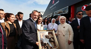 İbrahim Akın’dan Emine Erdoğan’a Anlamlı Hediye