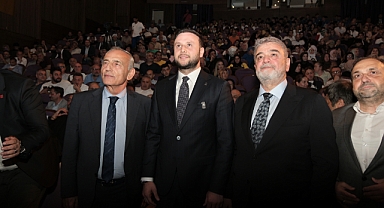 Kongrede Hem Güven Oyu Hem Stadyum Müjdesi