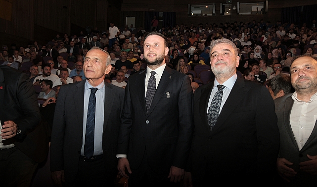 Kongrede Hem Güven Oyu Hem Stadyum Müjdesi
