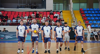 Küçükçekmece Voleybol Takımı Beylikdüzü’nü Geçerek Yoluna Devam Etti