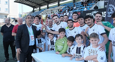 Namağlup Şampiyon Sultan Muratspor Kupasına Kavuştu
