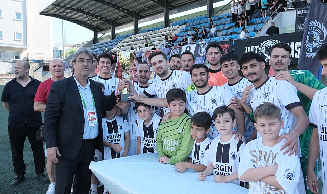 Namağlup Şampiyon Sultan Muratspor Kupasına Kavuştu