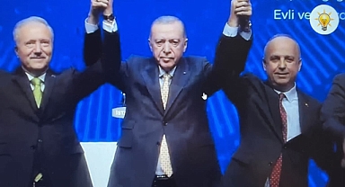 AKParti K.Çekmece Belediye Başkan Adayı Aziz Yeniay'a sevinç coşkusu