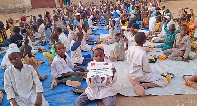 Alemder Derneği'nden Anlamlı Regaip Kandili Hareketi: Afrika'daki Yetim Çocuklara İftar Yemeği
